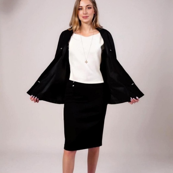 Chanel Boutique Luxury Vintage  Black Wool Tweed Jacket Skirt Suit Set - Picture 8 of 13